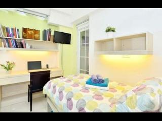 Sheung Wan - HANG LOK BUILDING 06