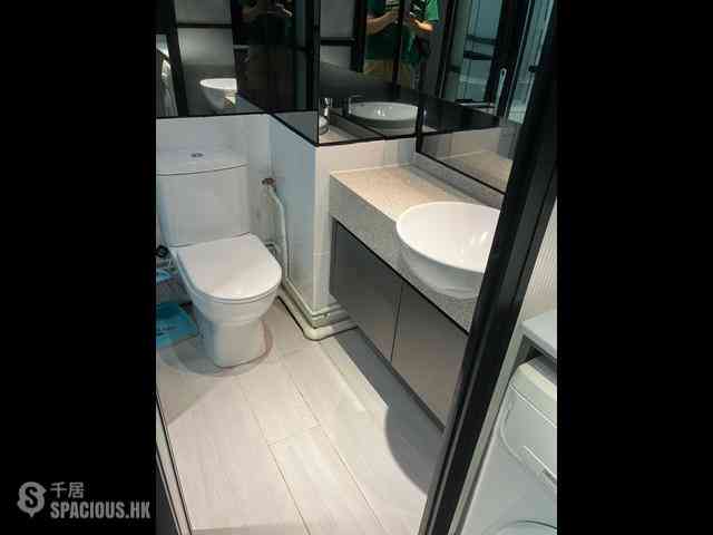 Wan Chai - 2-4, Gresson Street 06