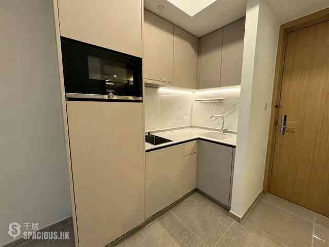 Sai Ying Pun - No.8 Hing Hon Road (Resiglow-Bonham) 05