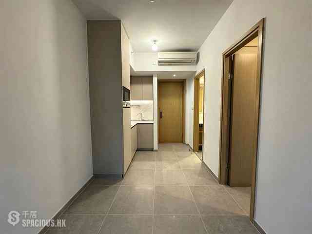 Sai Ying Pun - No.8 Hing Hon Road (Resiglow-Bonham) 06