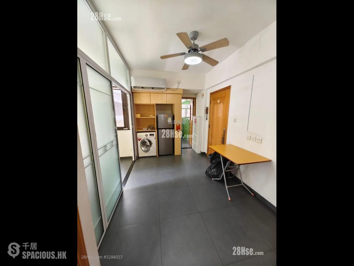 Sai Ying Pun - Lee Wai Building 01