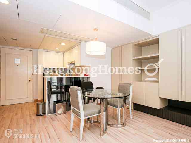 Wan Chai - Convention Plaza Apartments 03