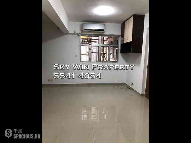 Wan Chai - Chin Hung Building 03