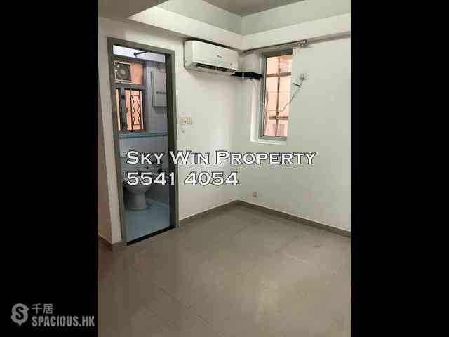 Wan Chai - Chin Hung Building 06