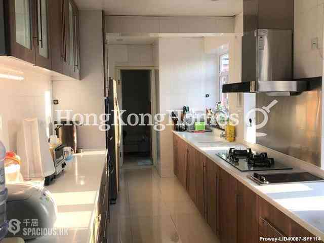 Braemar Hill - Summit Court 01