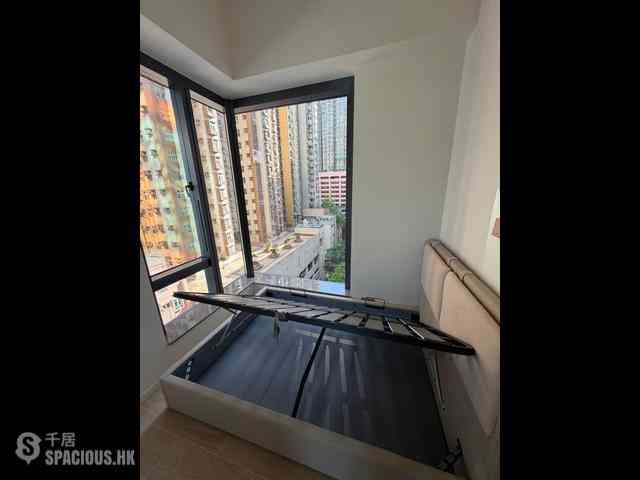 Sai Ying Pun - Des Voeux W Residence 02