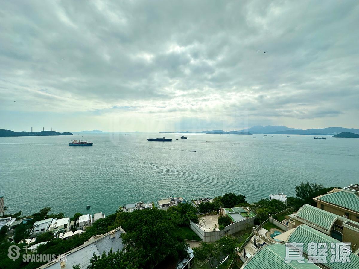 Pok Fu Lam - Villas Sorrento 01