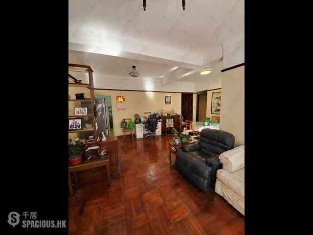 Mid Levels Central - Hong Lok Mansion 02