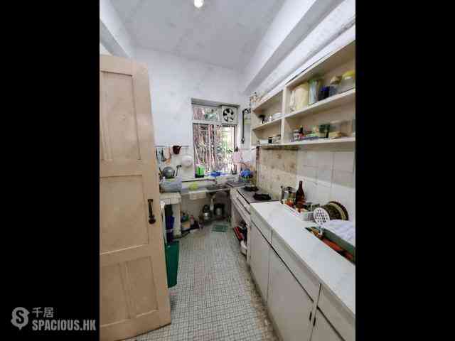 Mid Levels Central - Hong Lok Mansion 09