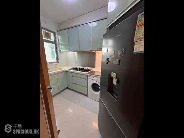 Tung Chung - Coastal Skyline Phase 3 La Rossa Block B (Block 8) 03