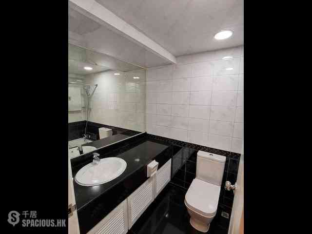 Mid Levels Central - The Grand Panorama Block 1 09
