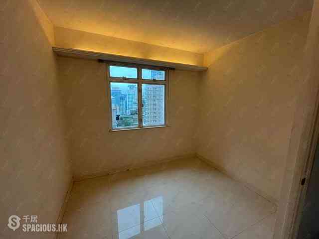 Mid Levels Central - On Fung Building 03