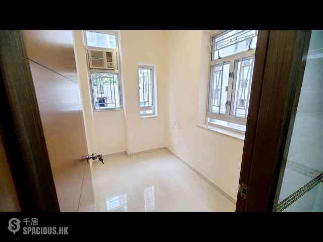 North Point - 461-463, King's Road 07