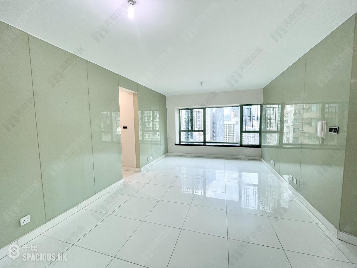 Wan Chai - Royal Court 01