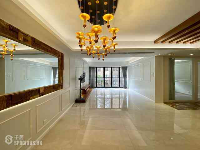Mid Levels Central - Clovelly Court 01