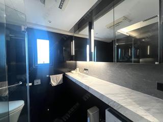 Tai Hang - Yick King Building 04