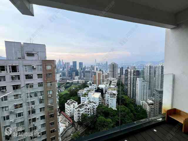 Tai Hang - Yick King Building 07