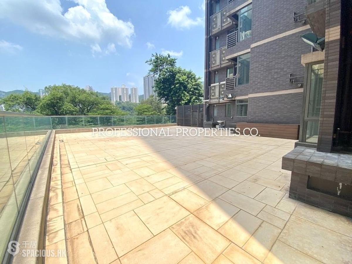 Happy Valley - Broadwood Twelve 01