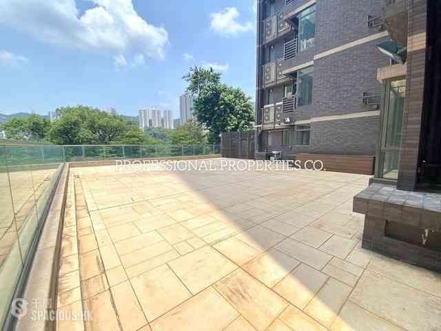Happy Valley - Broadwood Twelve 01