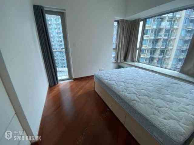 Wan Chai - The Avenue 16