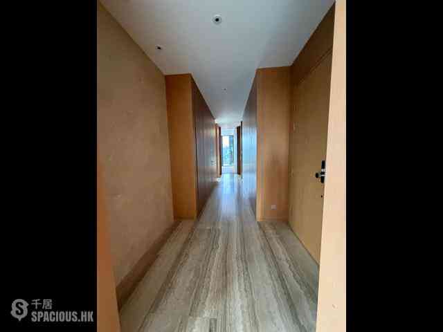 Mid Levels Central - Gramercy 15
