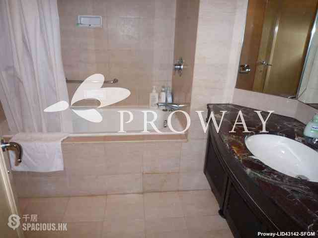 Wan Chai - Convention Plaza Apartments 06