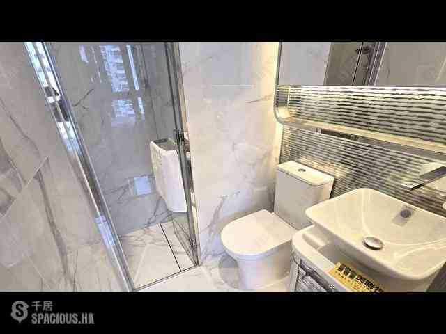 Sai Ying Pun - The Queens 05