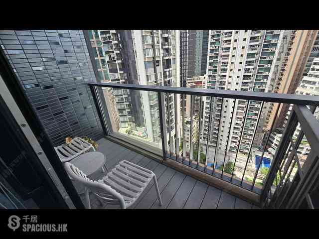 Sai Ying Pun - The Queens 02