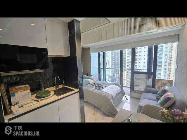 Sai Ying Pun - The Queens 03