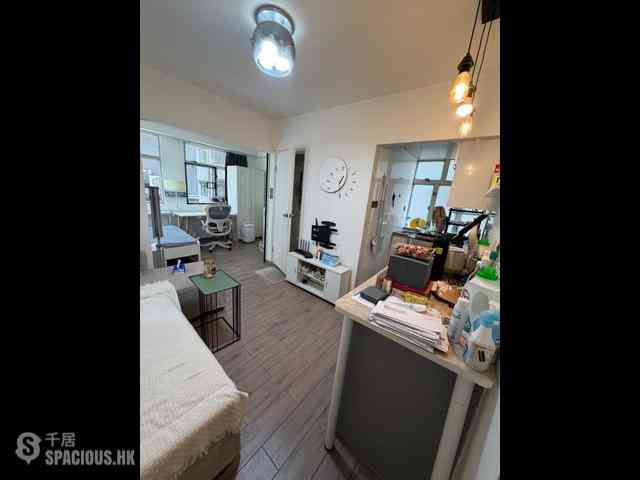 Sai Ying Pun - Wing Cheung Building 02