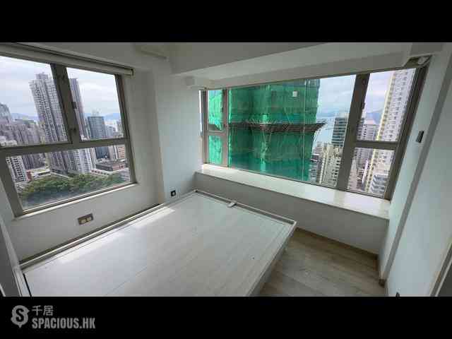 Sai Ying Pun - Centre Place 07