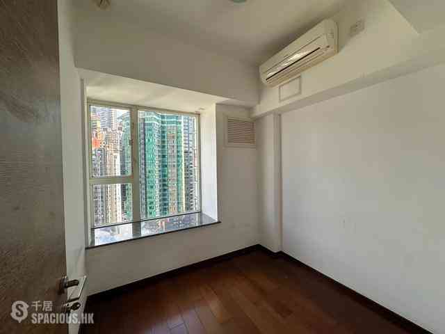 Soho - Centrestage 04