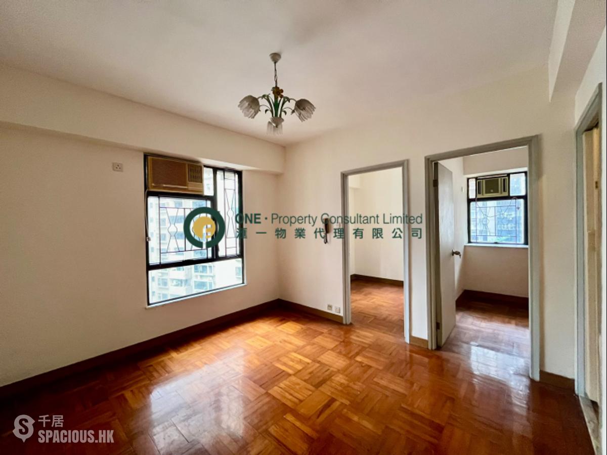 Sai Ying Pun - Kam Fung Mansion 01