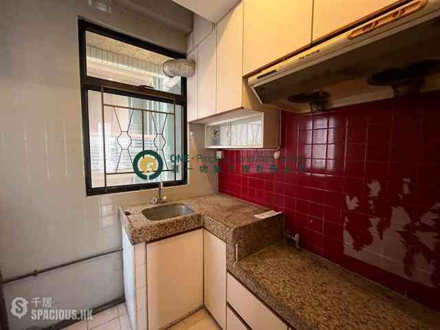 Sai Ying Pun - Kam Fung Mansion 03