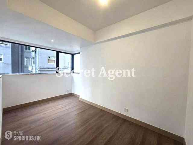 Mid Levels Central - 62B, Robinson Road 08