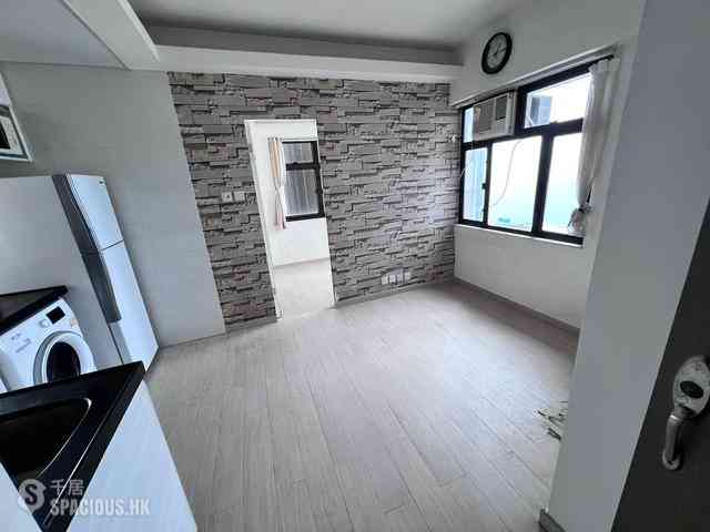 Sai Ying Pun - Viking Court 01