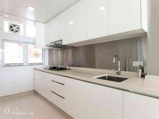 Chung Hom Kok - Cypresswaver Villas Block C 09