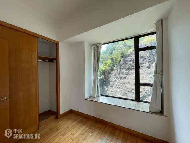 Mid Levels Central - Fairlane Tower 04