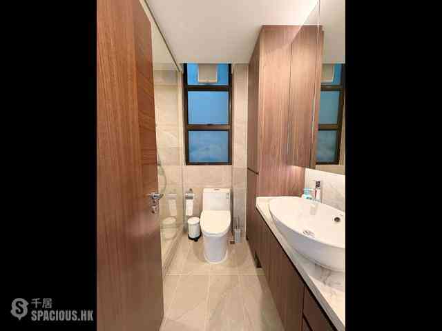 Mid Levels Central - Fairlane Tower 12