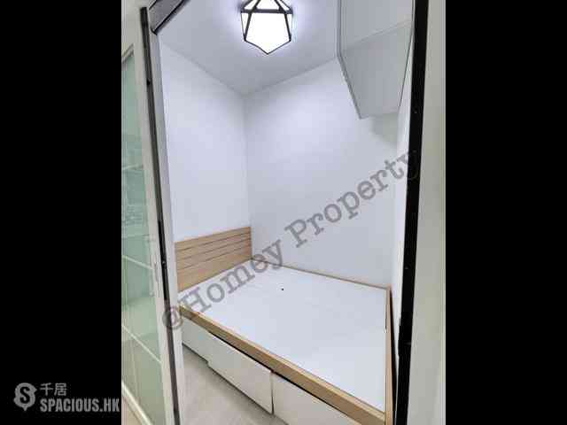 North Point - Metropole Building 04