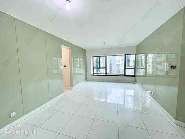 Wan Chai - Royal Court 03