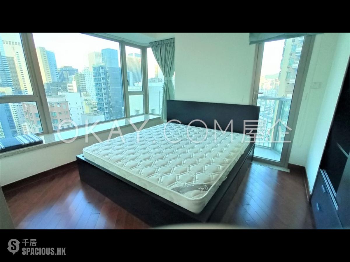 Wan Chai - The Avenue 01