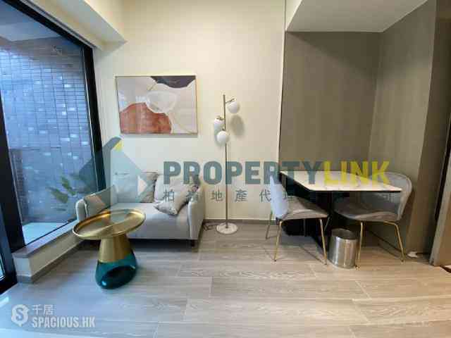Sai Ying Pun - The Queens 03