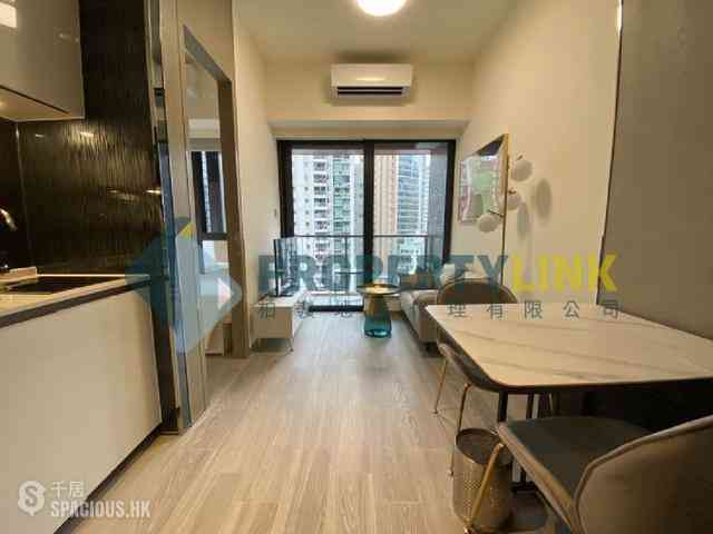 Sai Ying Pun - The Queens 04
