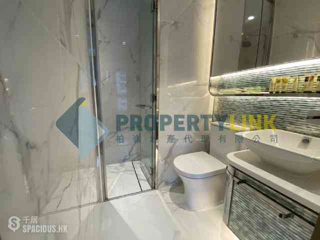 Sai Ying Pun - The Queens 07