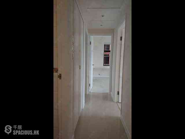 Mid Levels West - Parkway Court Block A 15