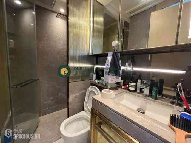 Sai Ying Pun - King's Hill 04
