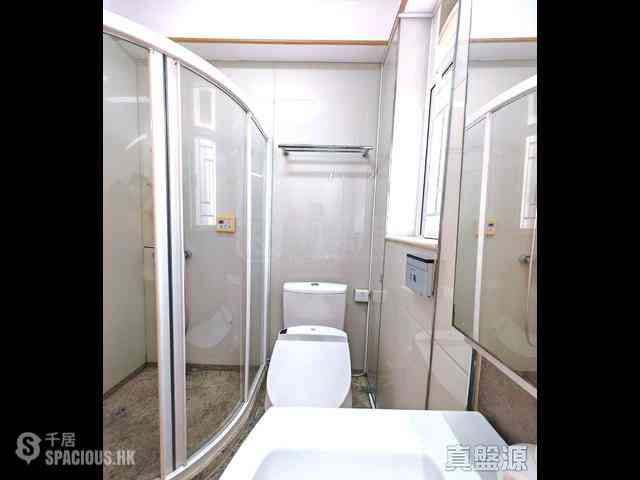 Quarry Bay - The Orchards Block 2 04