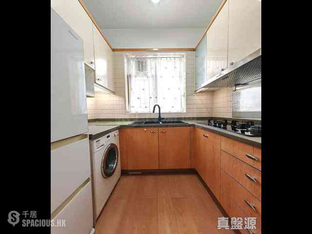 Quarry Bay - The Orchards Block 2 13