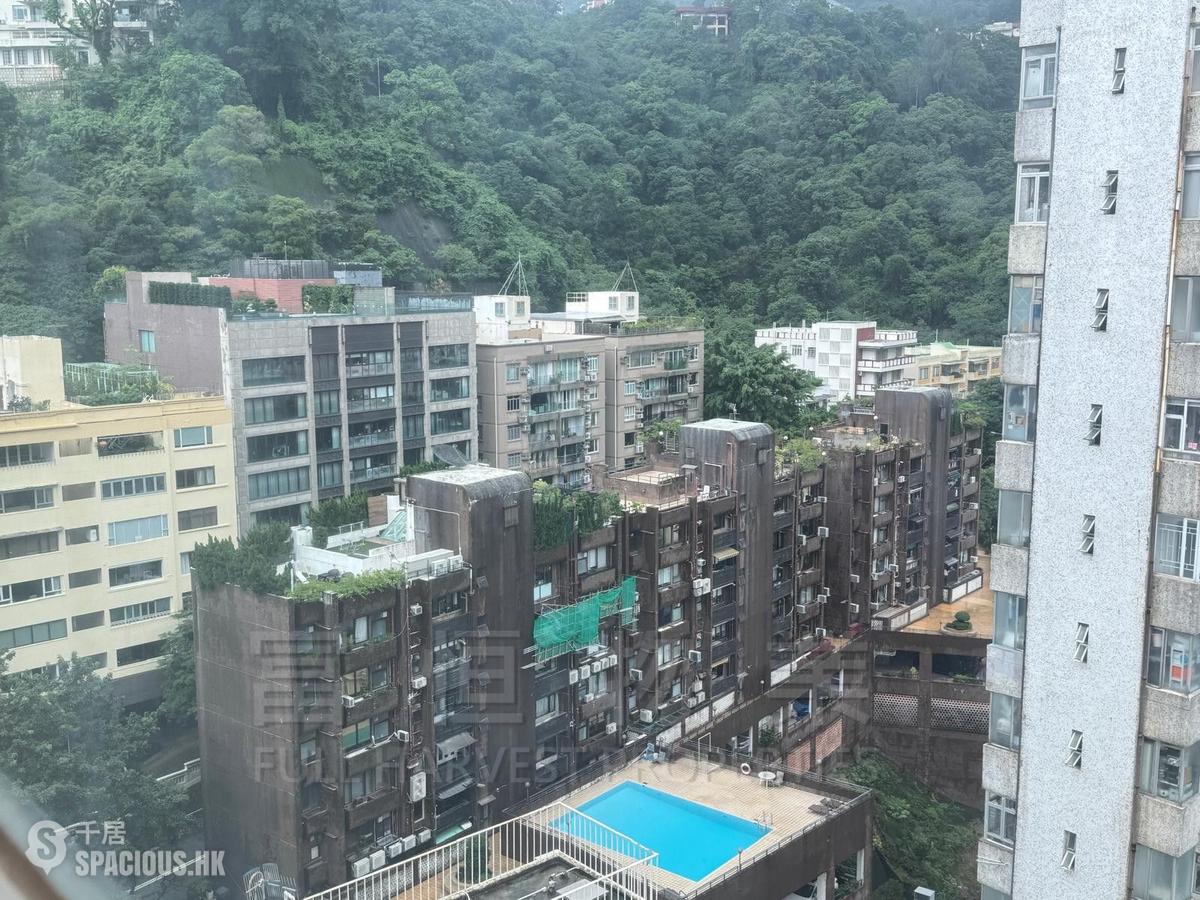 Happy Valley - Le Cachet 01